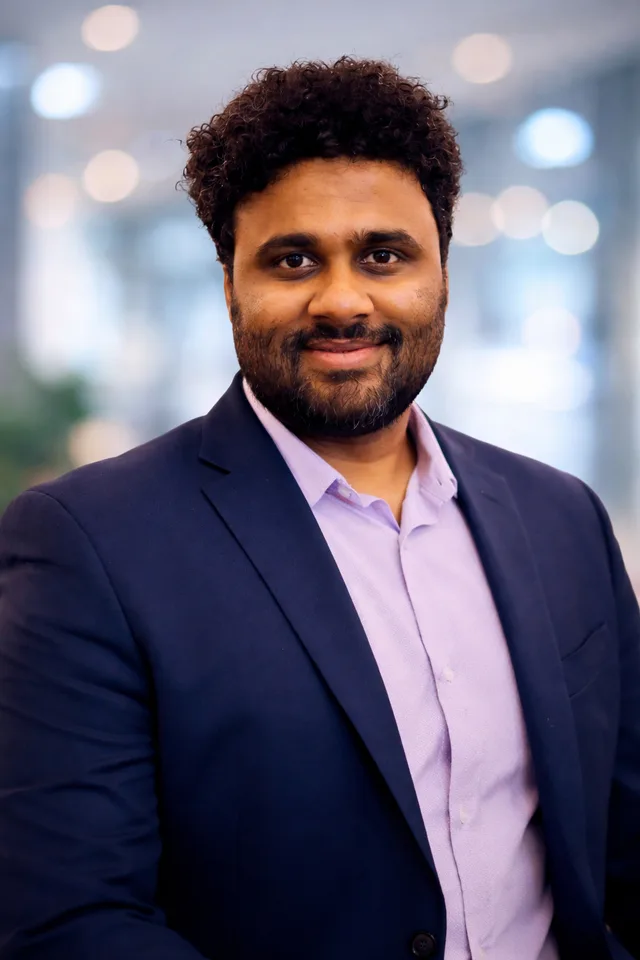 Santosh Vasudevan headshot